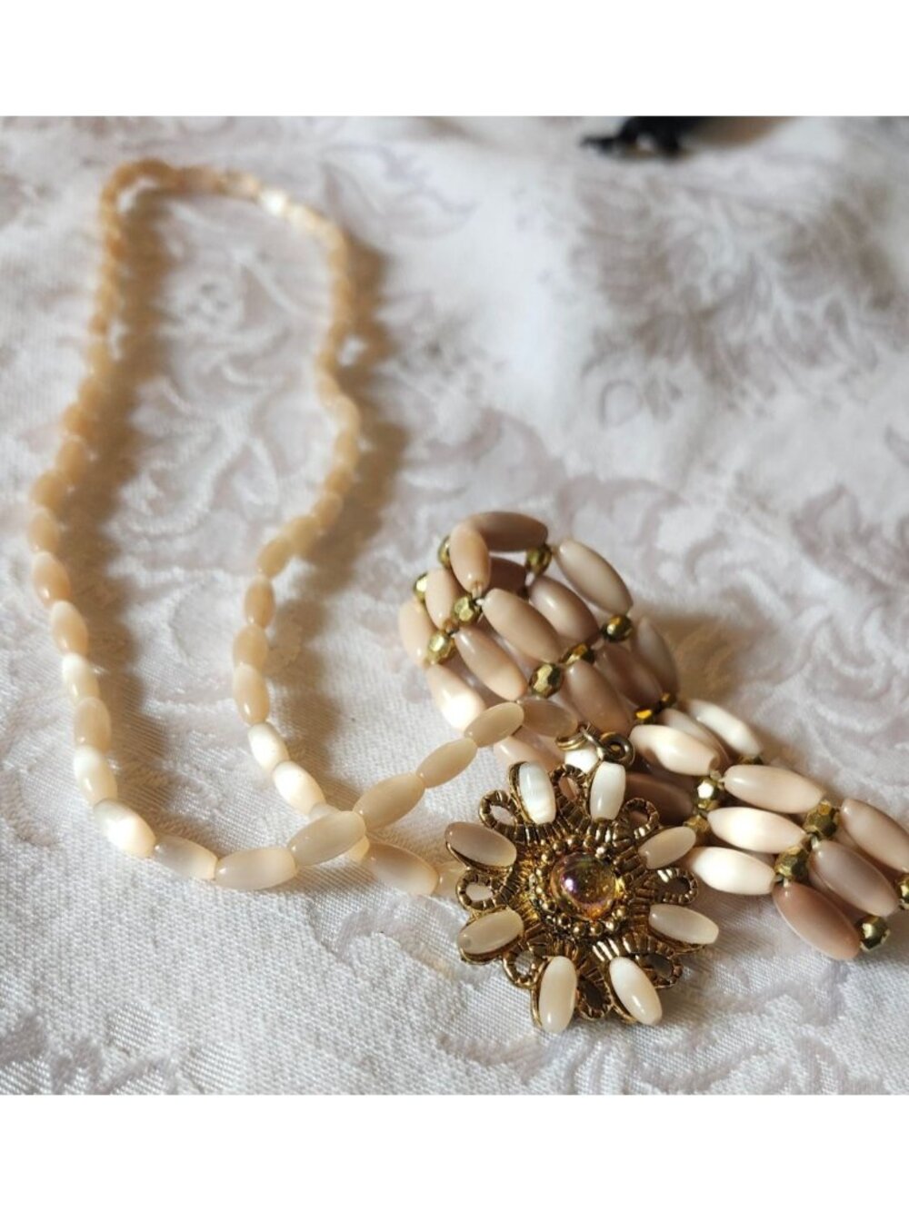 Vintage Moonglow Bead Necklace & Bracelet Set With Gold-Tone Floral Pendant Acce - Picture 3 of 8